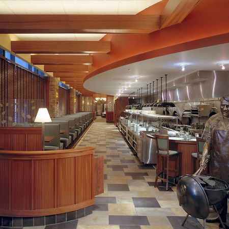 Hilton Garden Inn Chicago Downtown/Magnificent Mile מראה חיצוני תמונה