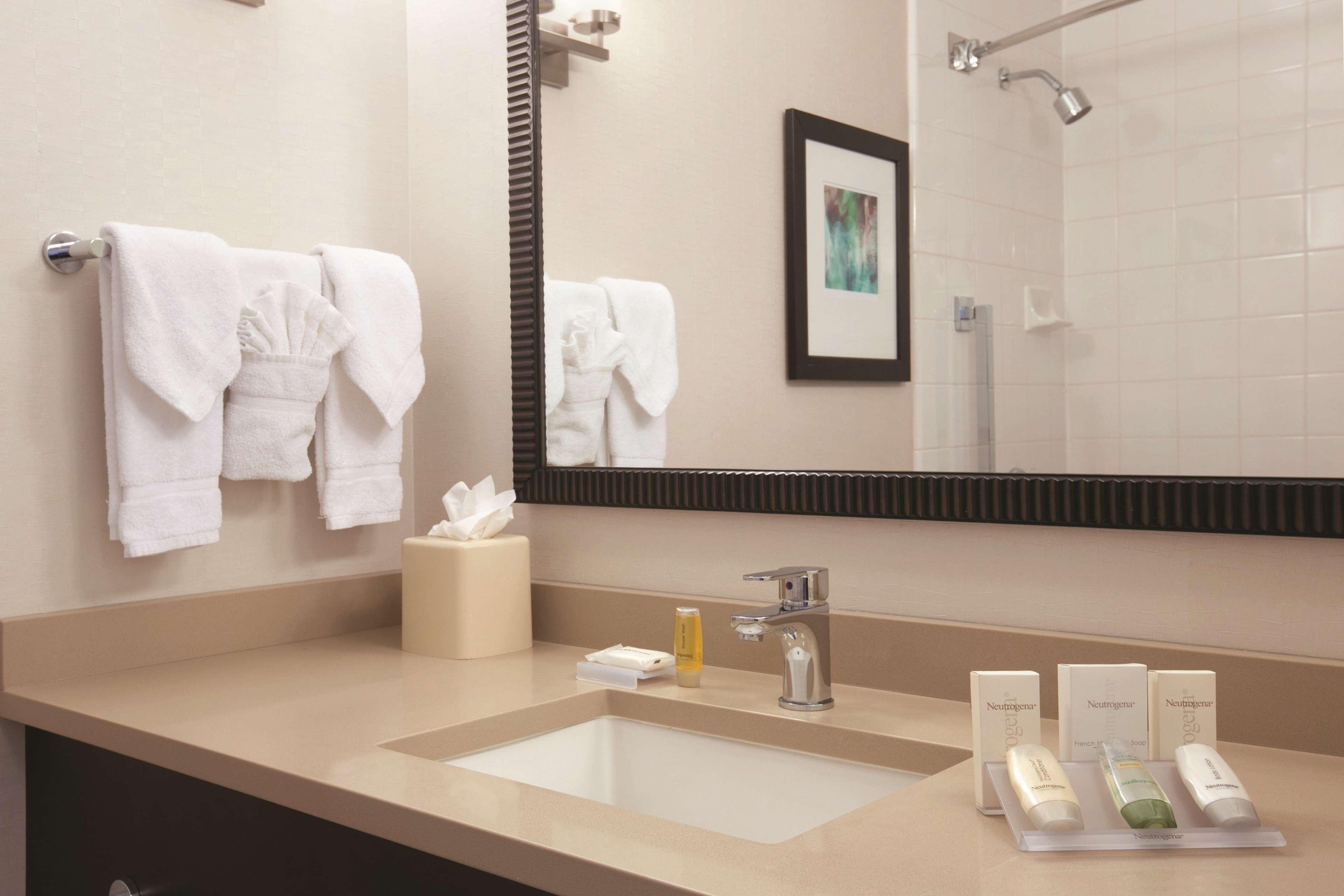 Hilton Garden Inn Chicago Downtown/Magnificent Mile מראה חיצוני תמונה