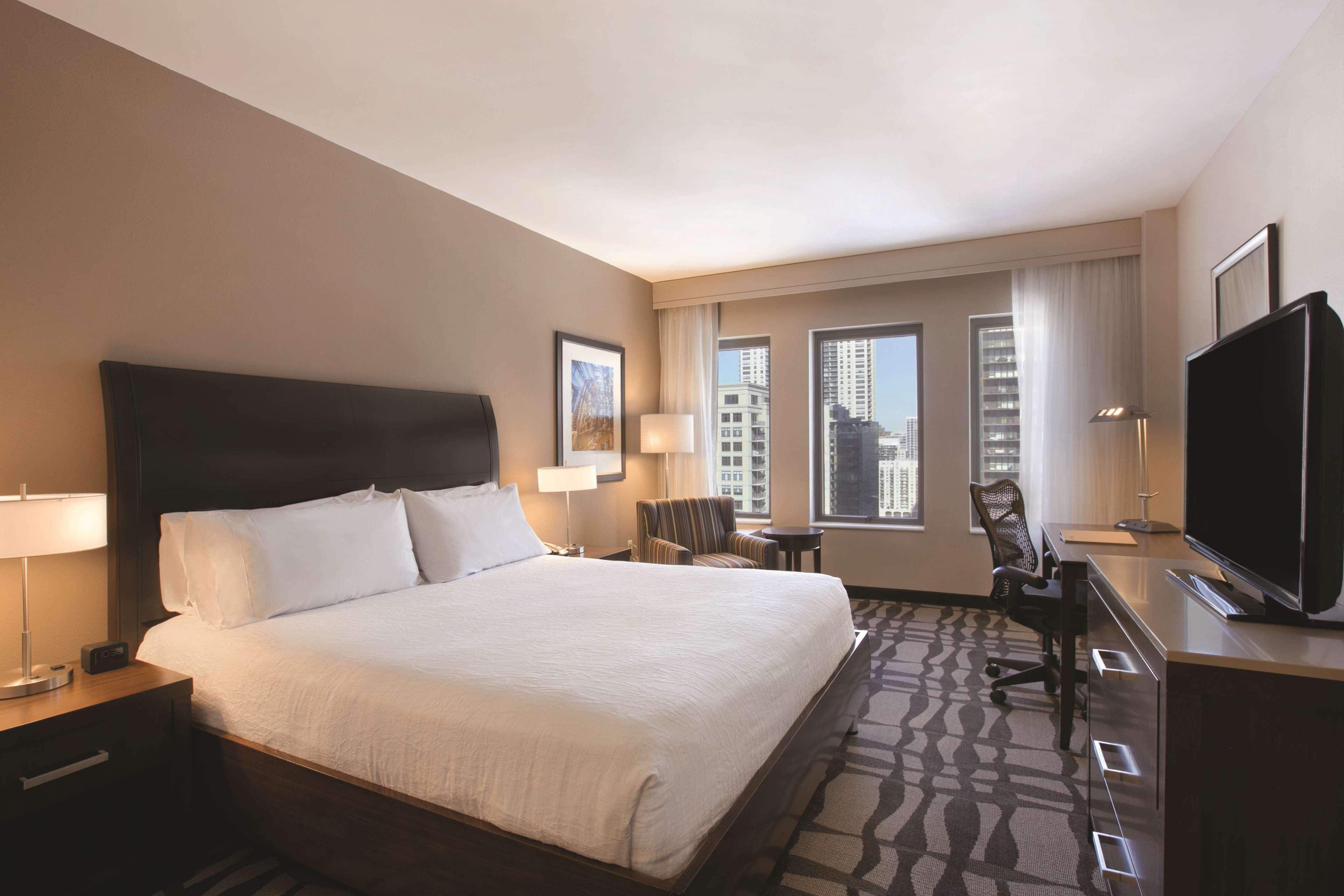 Hilton Garden Inn Chicago Downtown/Magnificent Mile מראה חיצוני תמונה