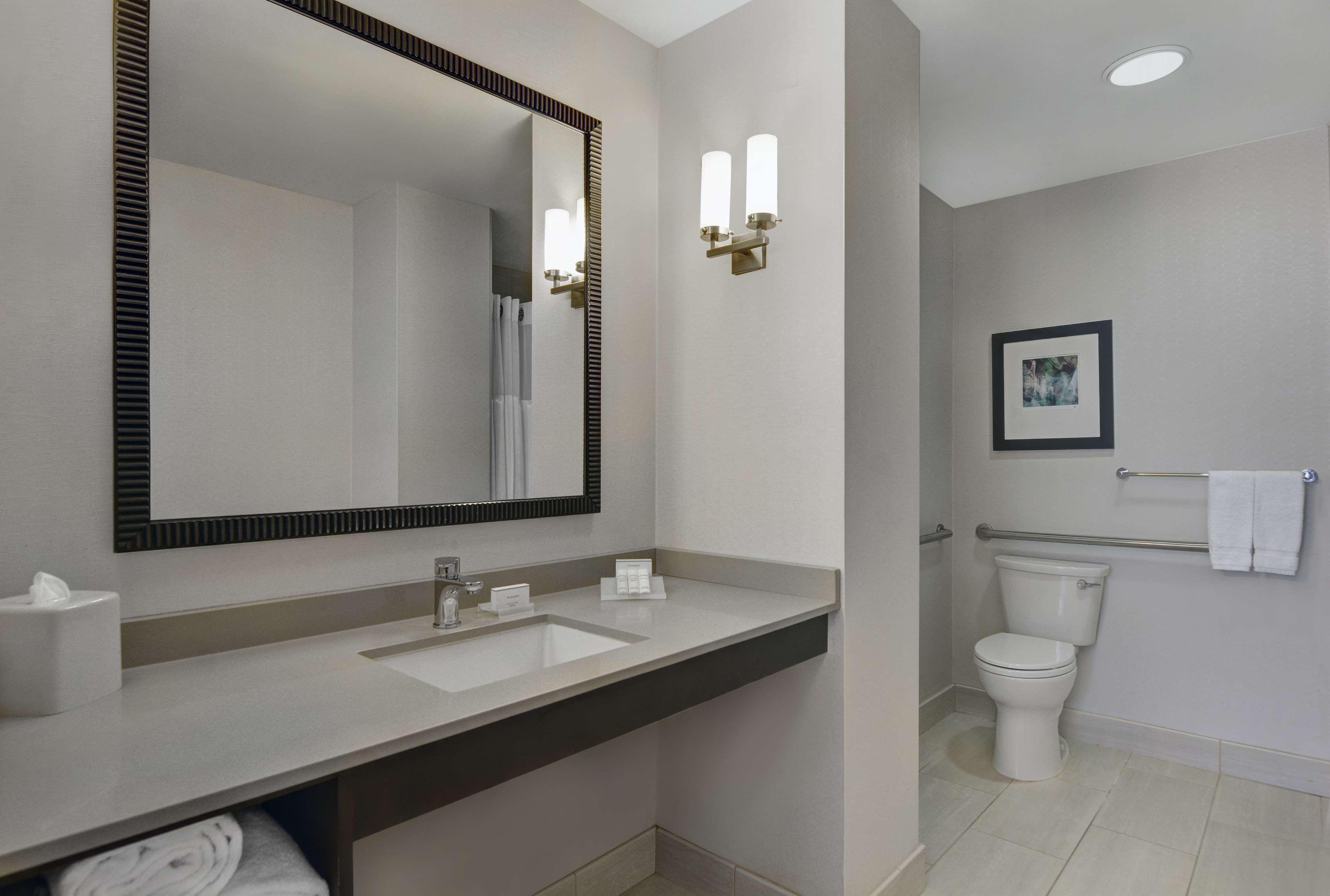 Hilton Garden Inn Chicago Downtown/Magnificent Mile מראה חיצוני תמונה