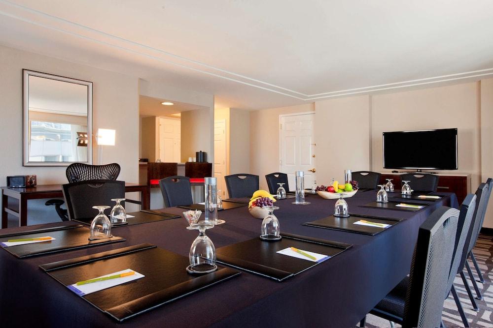 Hilton Garden Inn Chicago Downtown/Magnificent Mile מראה חיצוני תמונה