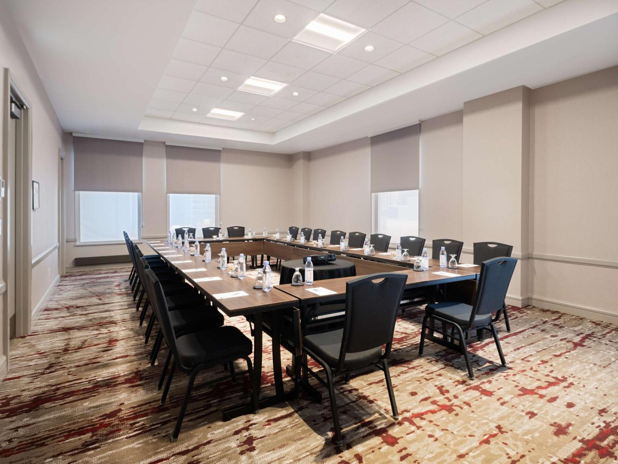 Hilton Garden Inn Chicago Downtown/Magnificent Mile מראה חיצוני תמונה