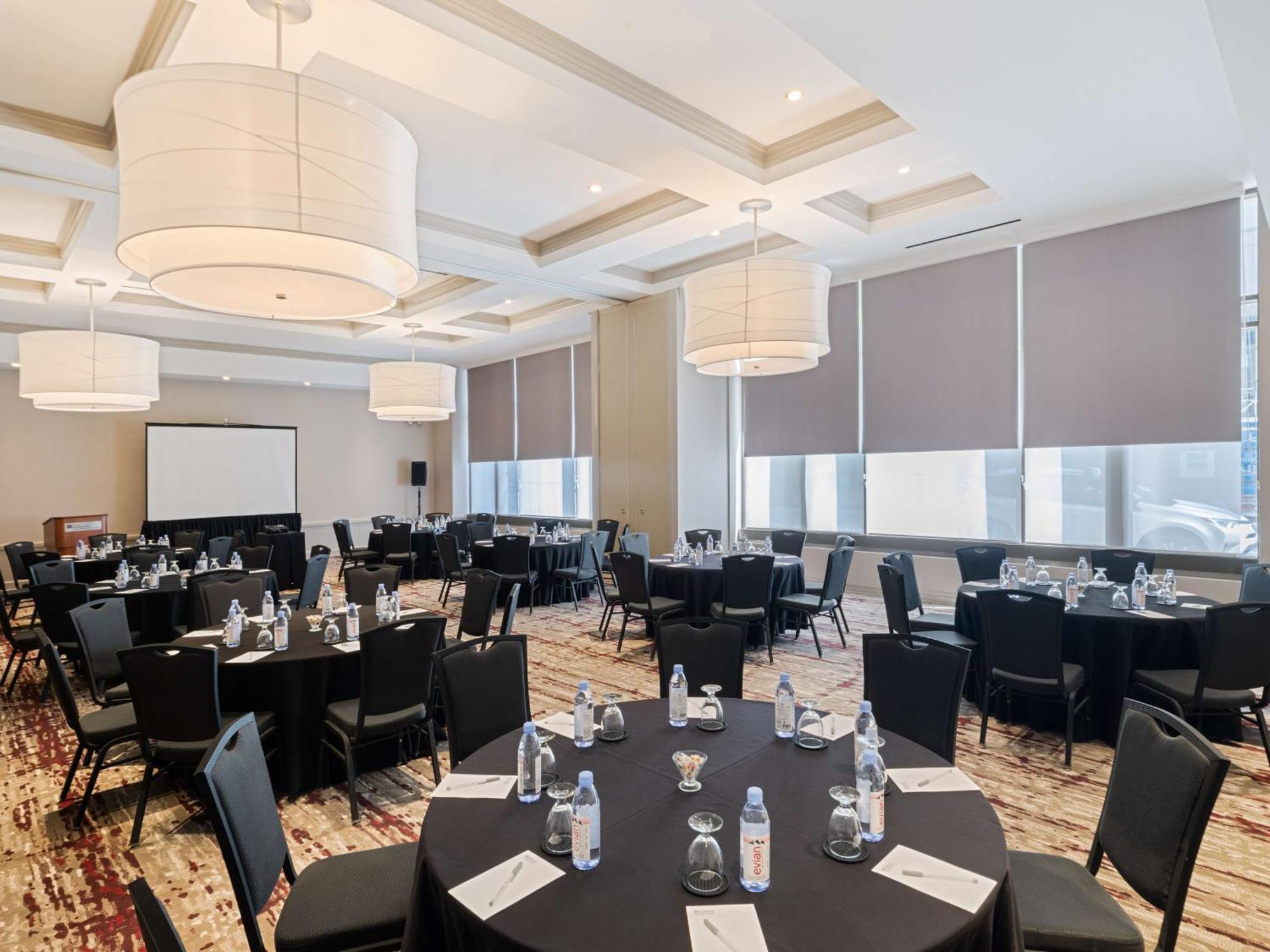 Hilton Garden Inn Chicago Downtown/Magnificent Mile מראה חיצוני תמונה