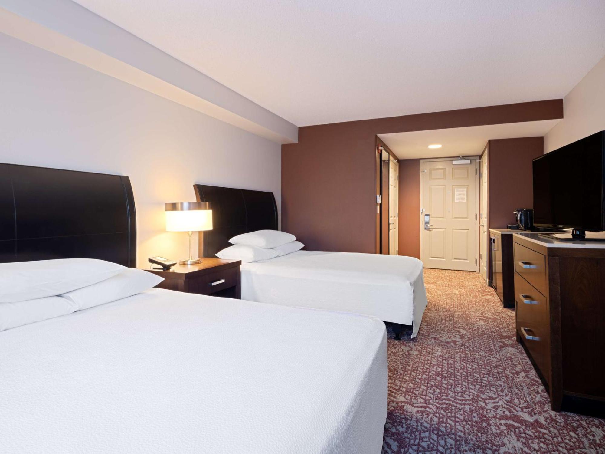 Hilton Garden Inn Chicago Downtown/Magnificent Mile מראה חיצוני תמונה