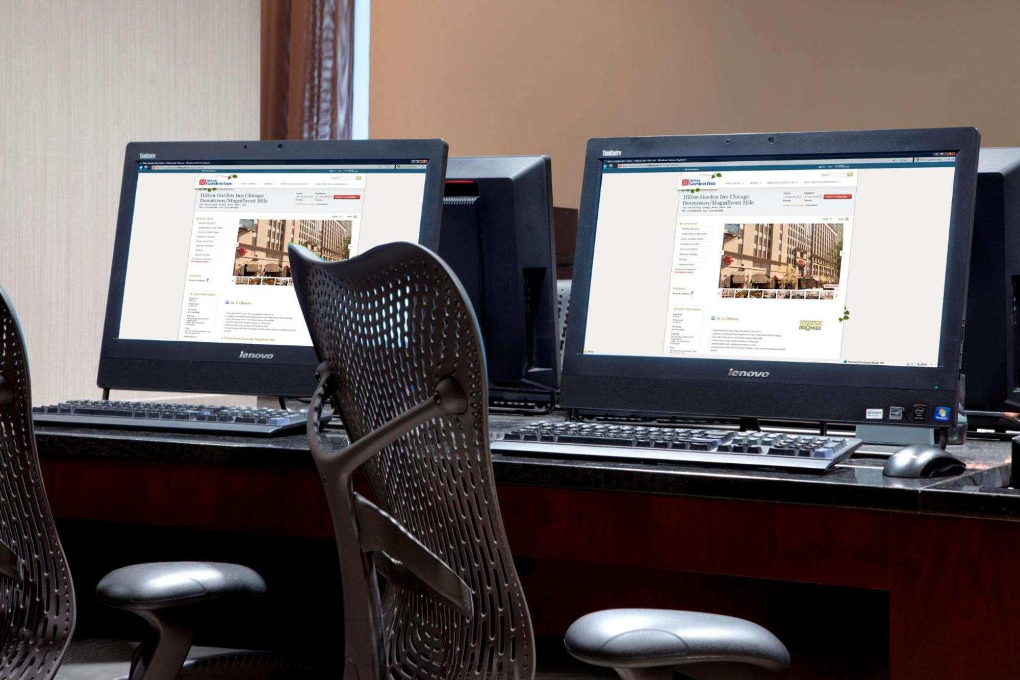 Hilton Garden Inn Chicago Downtown/Magnificent Mile מראה חיצוני תמונה